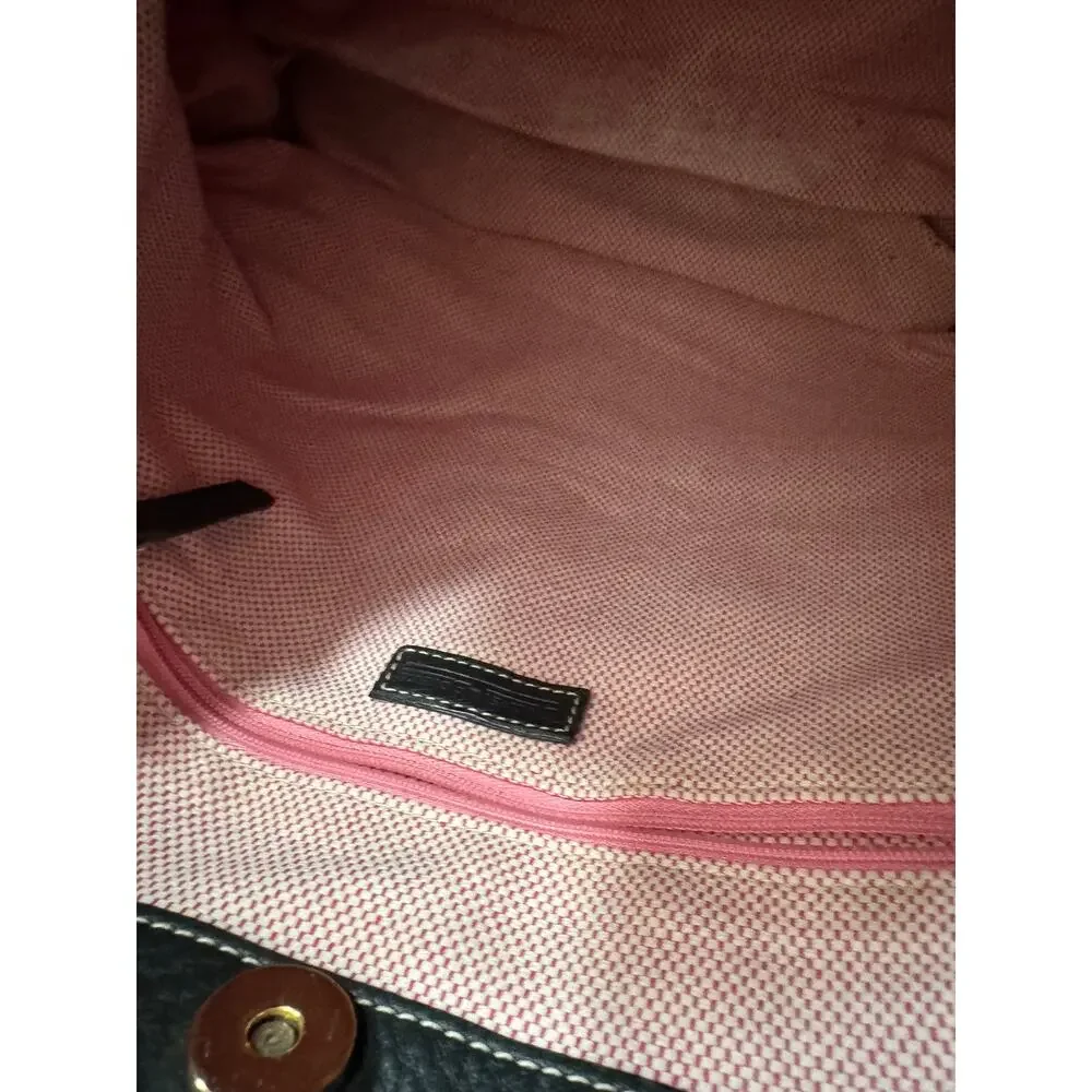 Dooney & Bourke | Signature Large Shoulder Tote Bag in Black - Picture 9 of 13